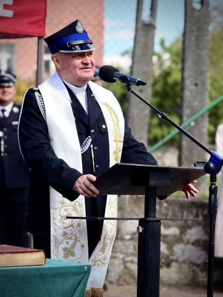 Wyraz jedności, tradycji i strażackiej służby. Uroczystość nadania sztandaru OSP Krzelków