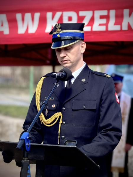 Wyraz jedności, tradycji i strażackiej służby. Uroczystość nadania sztandaru OSP Krzelków