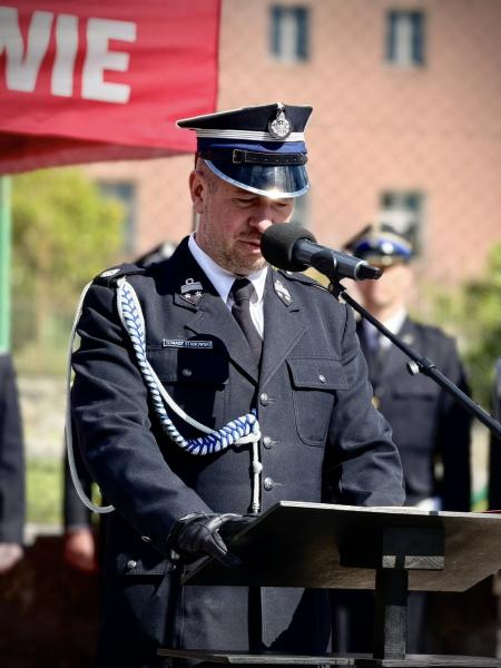 Wyraz jedności, tradycji i strażackiej służby. Uroczystość nadania sztandaru OSP Krzelków