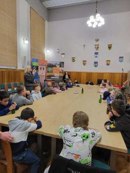 Centrum Pozytywnego Rozwoju z wizytą w starostwie. Były nawet obrady rady
