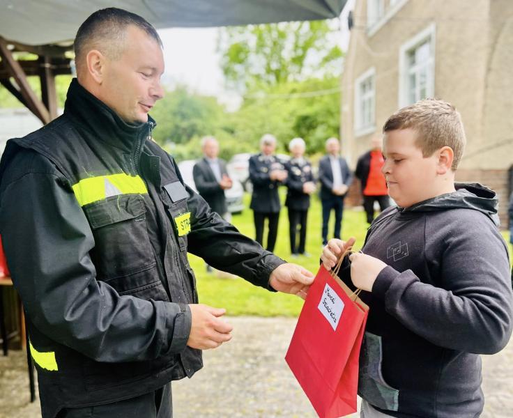 W Głębokiej powstała Dziecięca Drużyna Pożarnicza. Było ślubowanie, pokaz RKO i integracja