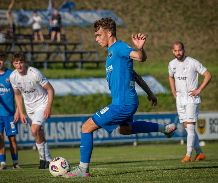 IV liga: Orzeł Ząbkowice Śląskie 3:1 (0:1) AKS Strzegom