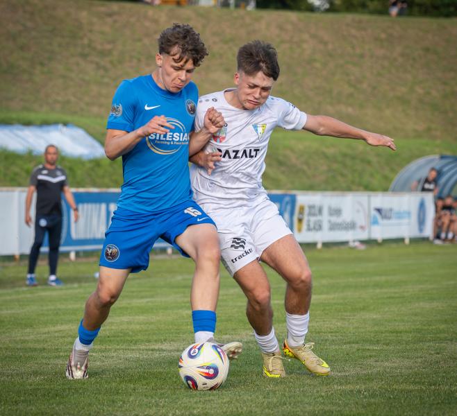 IV liga: Orzeł Ząbkowice Śląskie 3:1 (0:1) AKS Strzegom
