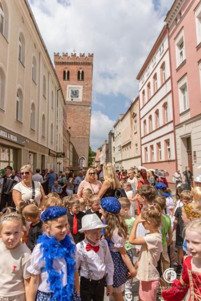 Muzyka, taniec i historyczny klimat. Biesiada z Frankensteinem ożywiła zamek