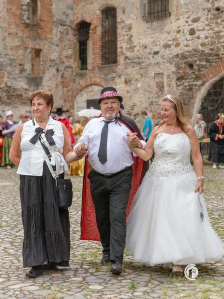 Muzyka, taniec i historyczny klimat. Biesiada z Frankensteinem ożywiła zamek