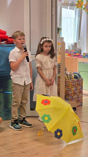 Łzy wzruszenia, uśmiechy i krok w wielki świat. Starszaki z „Bajki” pożegnały przedszkole