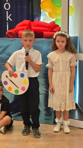 Łzy wzruszenia, uśmiechy i krok w wielki świat. Starszaki z „Bajki” pożegnały przedszkole