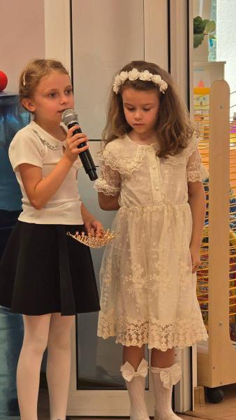 Łzy wzruszenia, uśmiechy i krok w wielki świat. Starszaki z „Bajki” pożegnały przedszkole