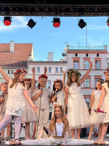 Muzyczna Noc Świętojańska na ząbkowickim rynku. Młodzi artyści zachwycili publiczność