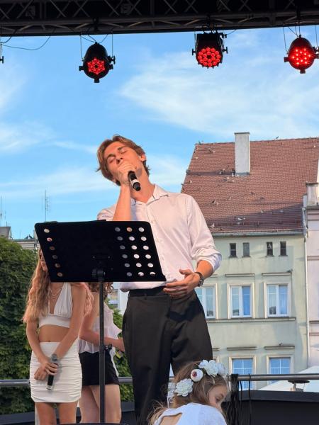 Muzyczna Noc Świętojańska na ząbkowickim rynku. Młodzi artyści zachwycili publiczność