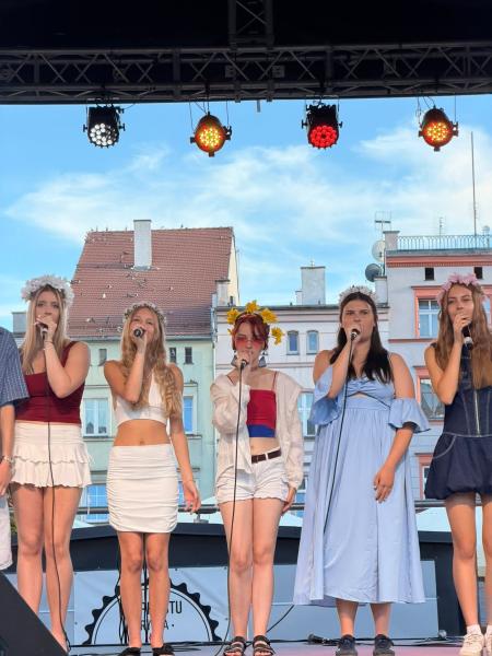 Muzyczna Noc Świętojańska na ząbkowickim rynku. Młodzi artyści zachwycili publiczność
