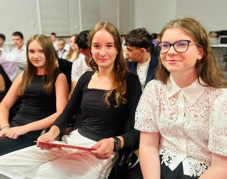Uroczyste pożegnanie absolwentów Szkoły Podstawowej nr 4 w Ziębicach