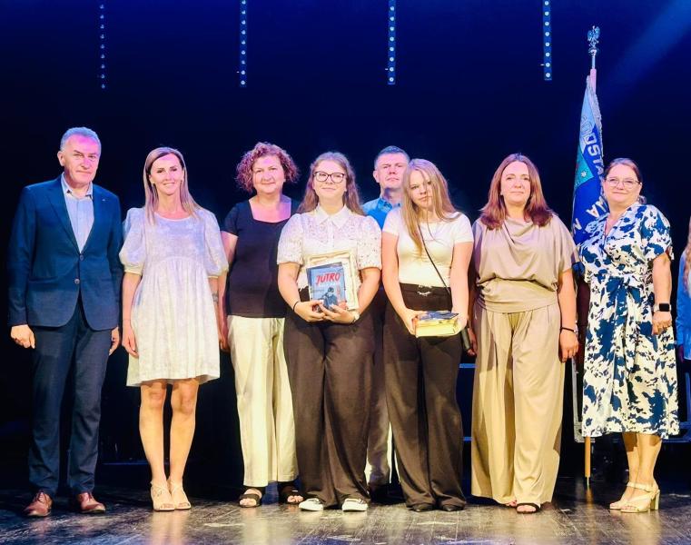 Uroczyste pożegnanie absolwentów Szkoły Podstawowej nr 4 w Ziębicach