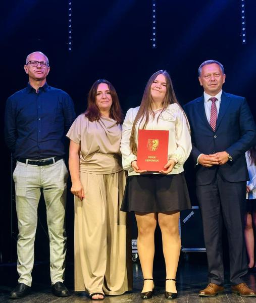 Uroczyste pożegnanie absolwentów Szkoły Podstawowej nr 4 w Ziębicach