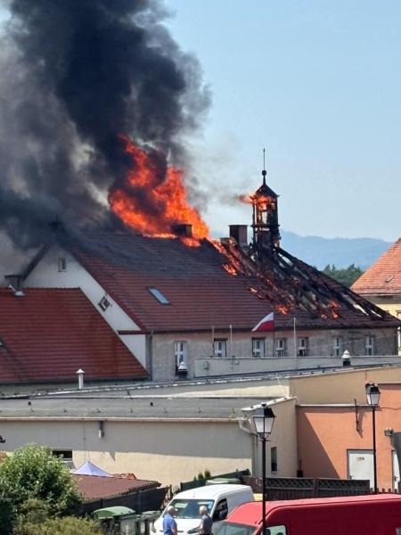Pożar budynku wielorodzinnego przy ul. Złotostockiej w Kamieńcu Ząbkowickim