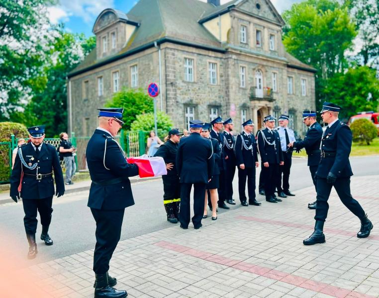 80 lat OSP Henryków. Jubileusz jednostki z udziałem strażaków, mieszkańców i samorządowców