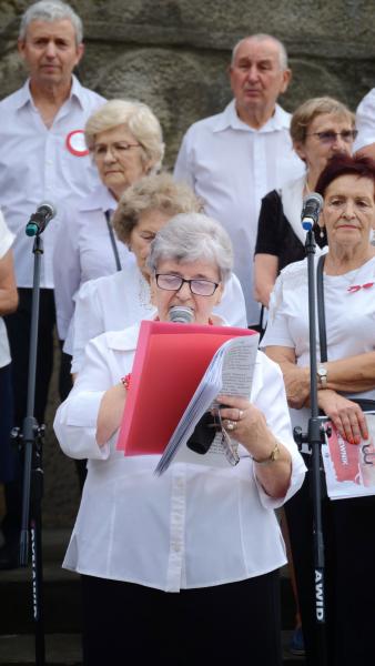 Patriotyczne śpiewy w Ząbkowicach Śląskich. Mieszkańcy uczcili 82. rocznicę Powstania Warszawskiego