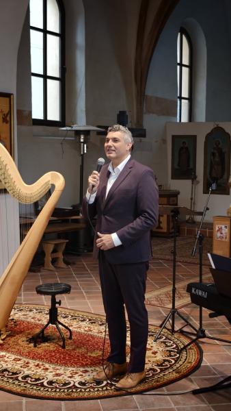 Wernisaż twórczości Marca Chagalla w Ząbkowicach Śląskich. Sztuka i muzyka w Galerii przy Cerkwi