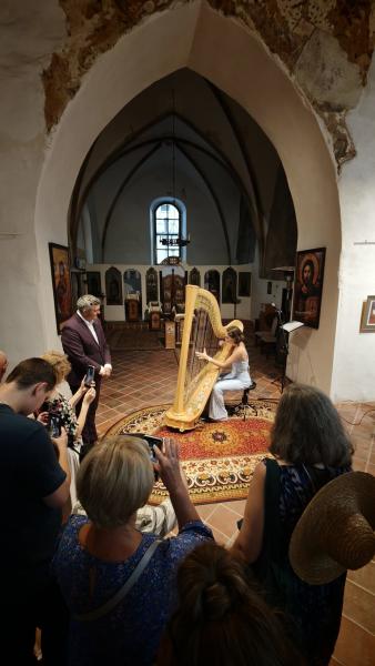 Wernisaż twórczości Marca Chagalla w Ząbkowicach Śląskich. Sztuka i muzyka w Galerii przy Cerkwi