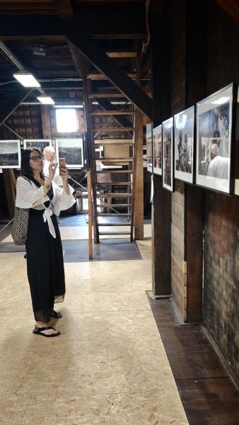 Międzynarodowi artyści w Ząbkowicach Śląskich. Rozpoczął się festiwal fotografii aktu