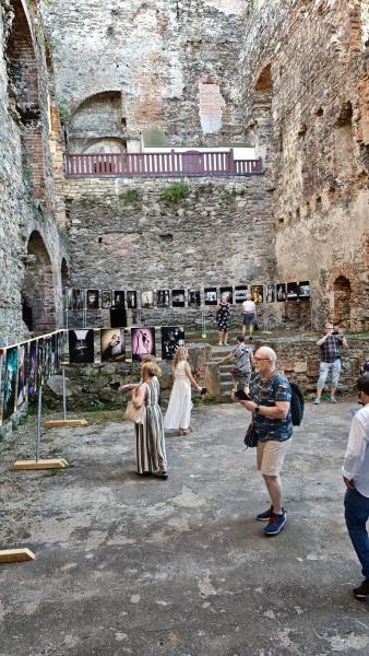 Międzynarodowi artyści w Ząbkowicach Śląskich. Rozpoczął się festiwal fotografii aktu