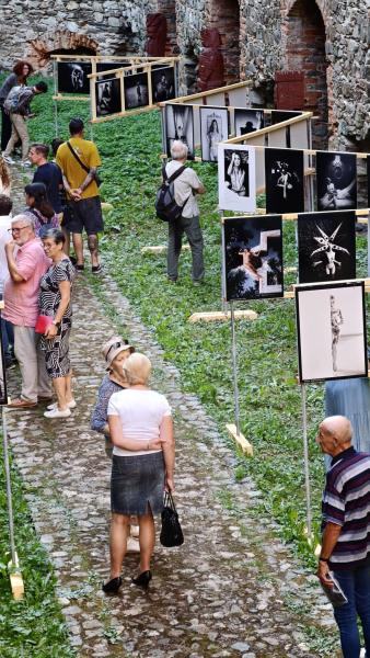 Międzynarodowi artyści w Ząbkowicach Śląskich. Rozpoczął się festiwal fotografii aktu