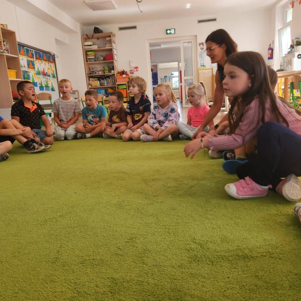 Nocna wichura w Złotym Stoku. Strażacy kilkukrotnie wyjeżdżali do akcji