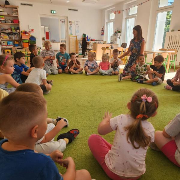 Nocna wichura w Złotym Stoku. Strażacy kilkukrotnie wyjeżdżali do akcji