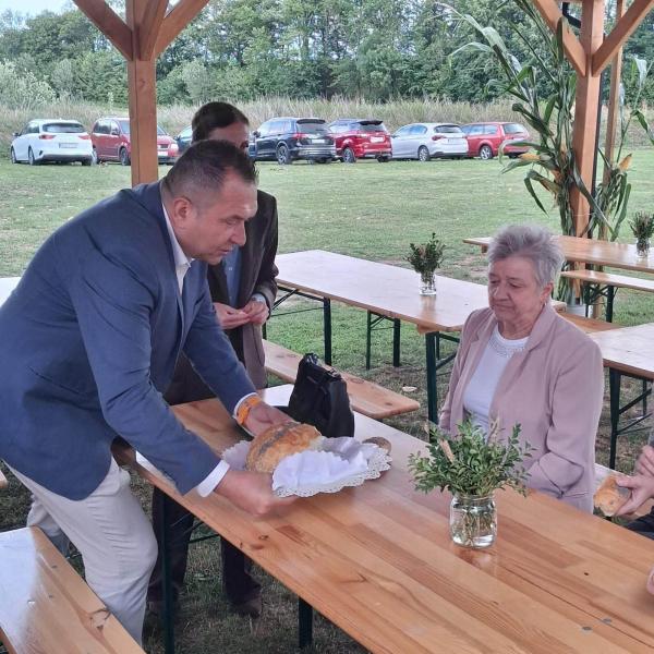 Dożynki wiejskie sołectw Niedźwiednik i Służejów za nami