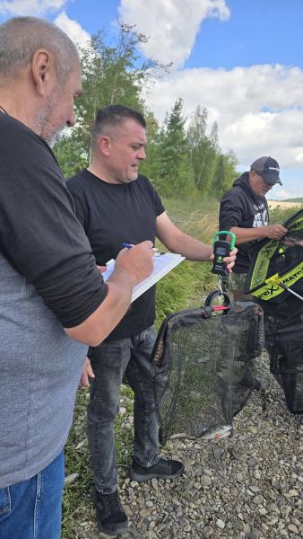 Wędkarska rywalizacja nad Kozielnem. 12 drużyn walczyło o zwycięstwo