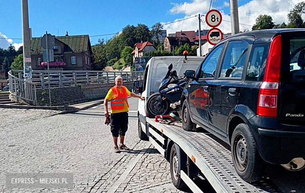 Zderzenie motocykla z samochodem osobowym na krajowej ósemce w Bardzie