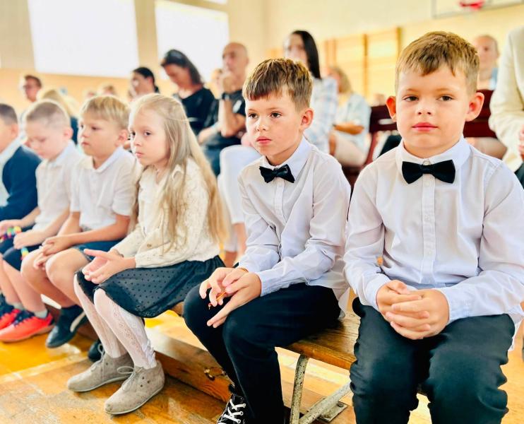 Rozpoczęcie roku szkolnego w Zespole Szkół i Przedszkoli w Niedźwiedziu