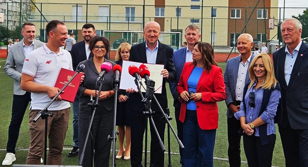 Orliki w Budzowie i Ziębicach zostaną zmodernizowane. Gminy otrzymały na ten cel po pół miliona zł