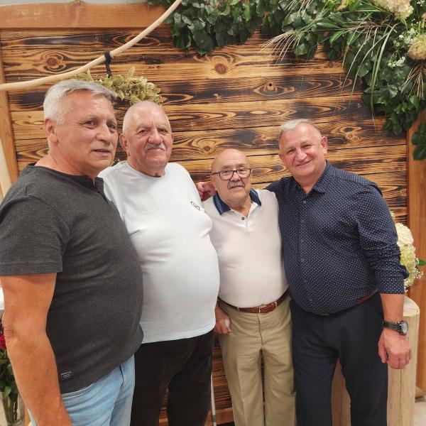 22 lata temu zabrzmiał w niej ostatni dzwonek. Absolwenci szkoły w Laskach spotkali się po latach
