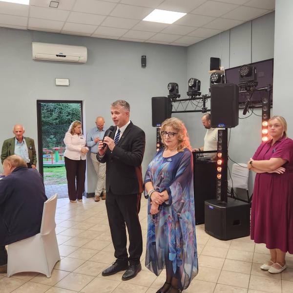 22 lata temu zabrzmiał w niej ostatni dzwonek. Absolwenci szkoły w Laskach spotkali się po latach
