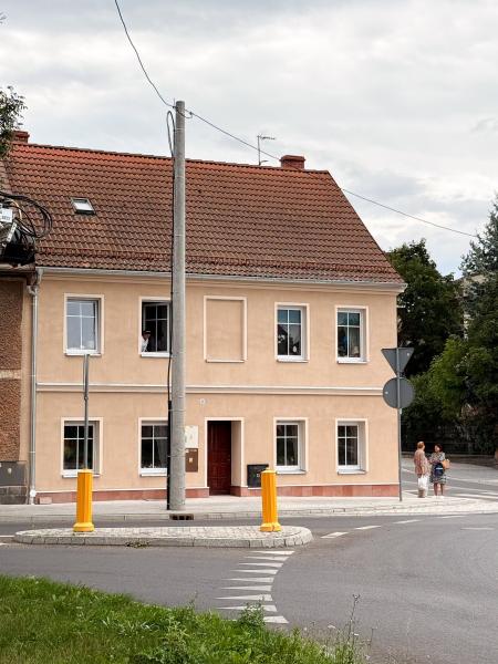 Nowa elewacja budynku przy ul. Wałowej w Ziębicach. Remont kosztował blisko 140 tys. zł