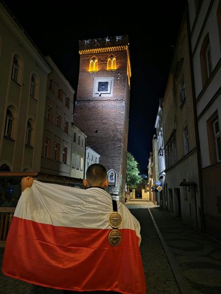 Dwa złote medale w kulturystyce! Bartosz Józwiszyn z Ząbkowic Śląskich podbił Budapeszt