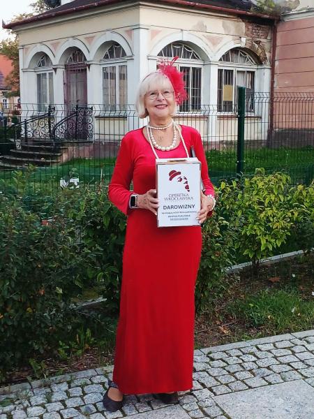 Muzyczne popołudnie w parku miejskim. Wrocławski Chór Seniora wystąpił w Złotym Stoku