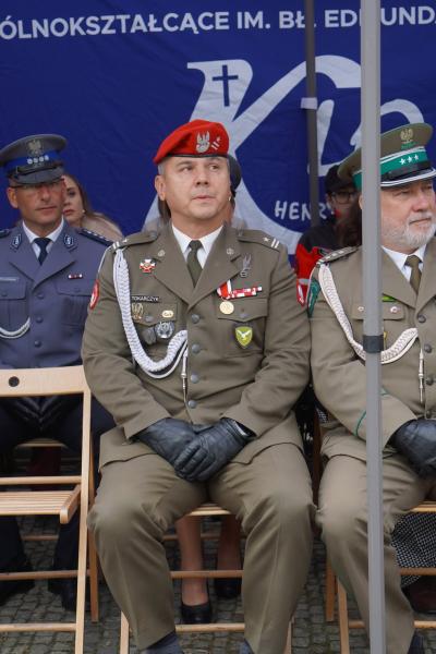 Kadeci z Henrykowa złożyli ślubowanie. Wyróżniono także nauczycieli