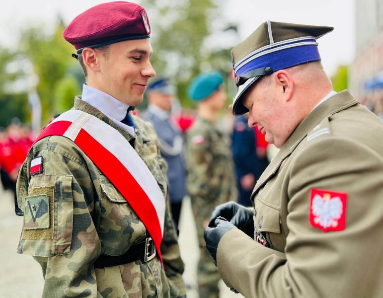Kadeci z Henrykowa złożyli ślubowanie. Wyróżniono także nauczycieli
