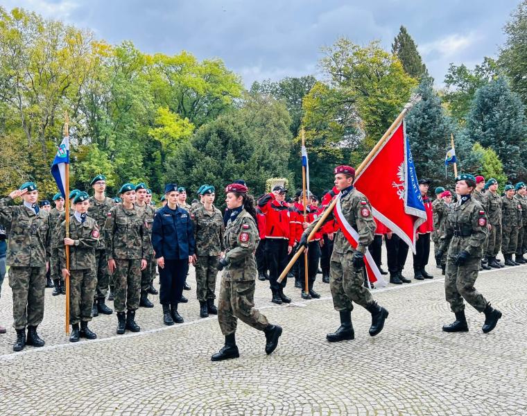 Kadeci z Henrykowa złożyli ślubowanie. Wyróżniono także nauczycieli