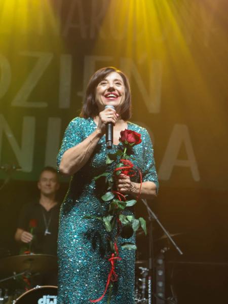 „Tercet, czyli Kwartet” wystąpił w Ząbkowicach Śląskich. Seniorzy świętowali w Hali Słonecznej