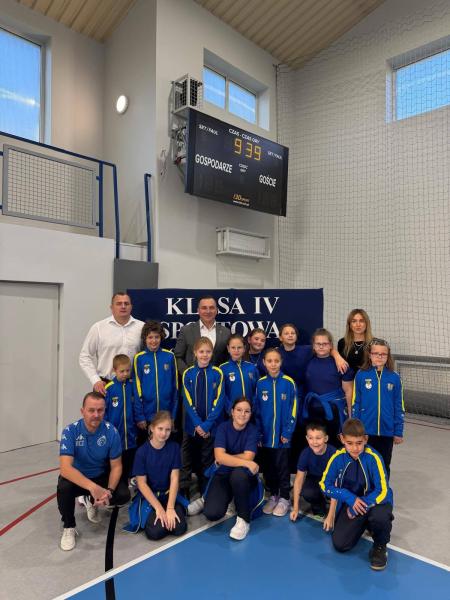 W Kamieńcu Ząbkowickim zainaugurowano rok szkolny klas sportowych