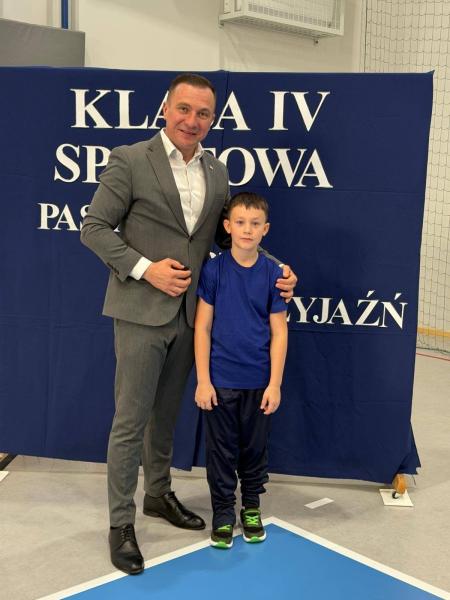 W Kamieńcu Ząbkowickim zainaugurowano rok szkolny klas sportowych