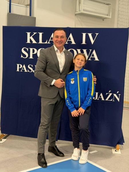 W Kamieńcu Ząbkowickim zainaugurowano rok szkolny klas sportowych