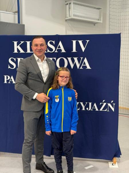 W Kamieńcu Ząbkowickim zainaugurowano rok szkolny klas sportowych