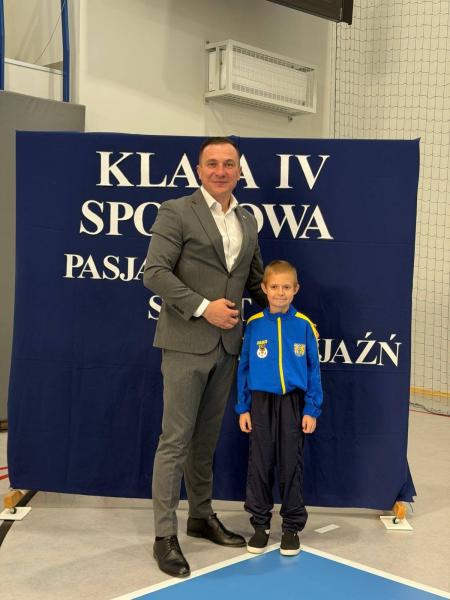 W Kamieńcu Ząbkowickim zainaugurowano rok szkolny klas sportowych