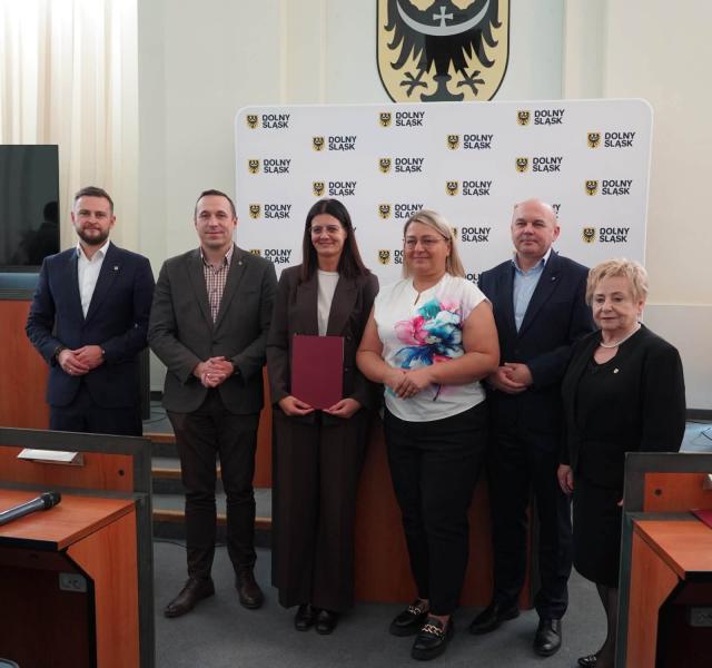 Trzy jednostki OSP z powiatu ząbkowickiego odebrały promesy. Ponad pół miliona zł na nowe pojazdy