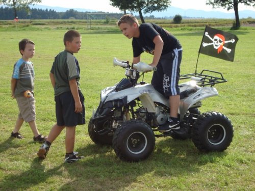 Zlot quadów, skuterów i motocykli w Niedźwiedziu