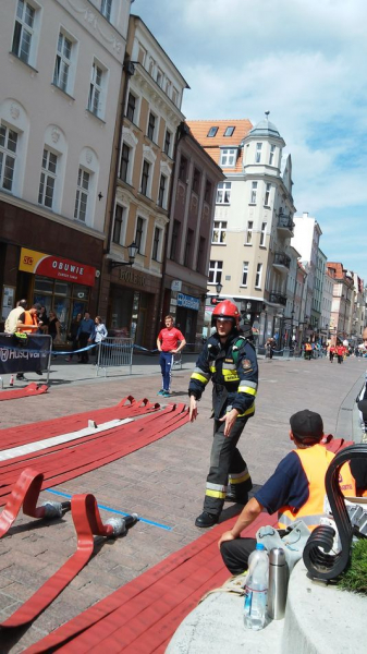 Ząbkowicką komendę na zawodach w Toruniu reprezentowało pięciu strażaków na czele z komendantem Markiem Wydmuchem